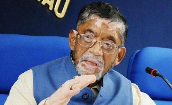 उत्तर भारतीयों की योग्यता पर सवाल उठाकर बुरे फंसे केंद्रीय मंत्री गंगवार, प्रियंका ने कहा – ये नहीं चलेगा…
