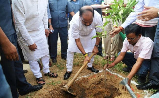 विधानसभा विस्थापितों को 14 जनवरी को कराया जायेगा सामूहिक गृहप्रवेश : रघुवर दास