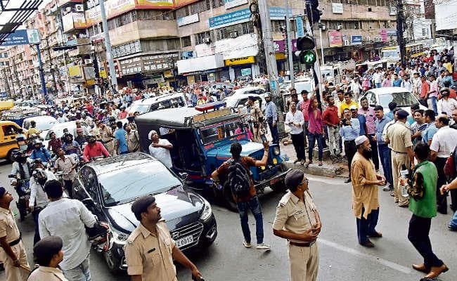 पुलिस पर हमला करने में डर नहीं रही पब्लिक, छह महीने के अंदर करीब 100 घटनाएं हुईं