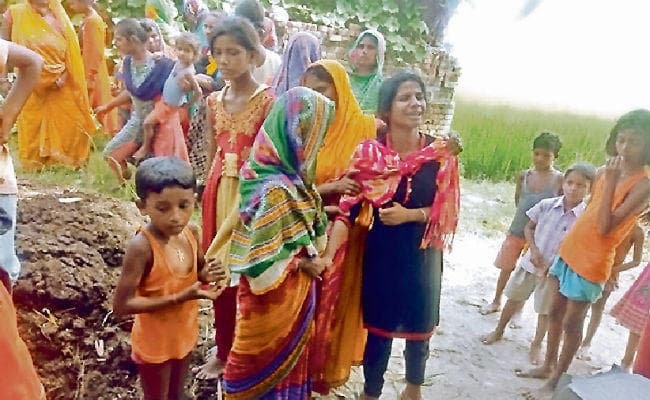 पूर्वी चंपारण : तालाब में डूबने से तीन बहनों की मौत