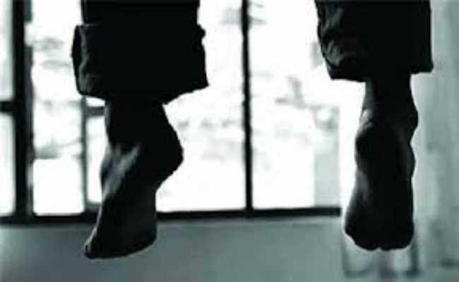 झामुमो के संस्थापक सदस्य ने फांसी लगा कर दे दी जान