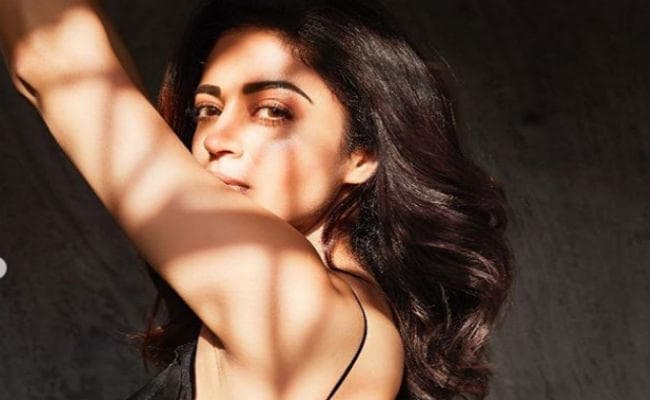 ब्‍वॉयफ्रेंड को मजाक उड़ाने पर भड़कीं Ex Bigg Boss कंटेस्‍टेंट, सुनाई खरी-खोटी