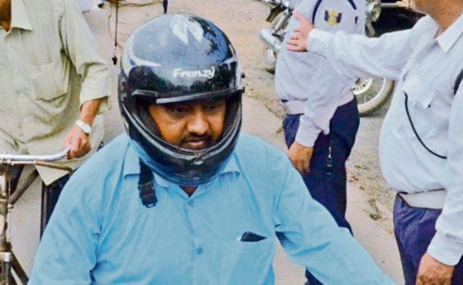 पटना : कितनी सुरक्षा देगा 300 का हेलमेट