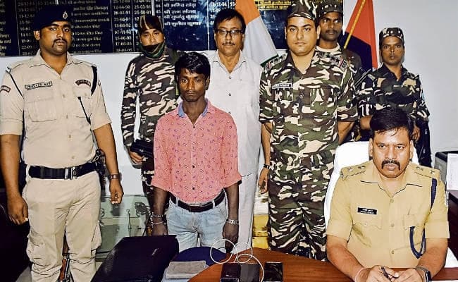 मुजफ्फरपुर : रेलवे ट्रैक उड़ाने के आरोपित नक्सली ने किया सरेंडर