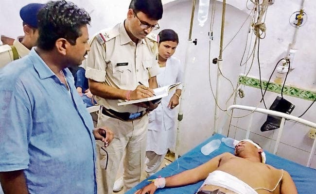 सीवान : स्कूल में घुसकर शिक्षक को मार दी गोली, हालत गंभीर