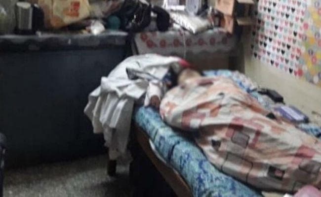 पटना : छात्रा के बेड के नीचे छुपा बैठा था युवक नींद खुली तो देख कर उड़े होशो-हवास