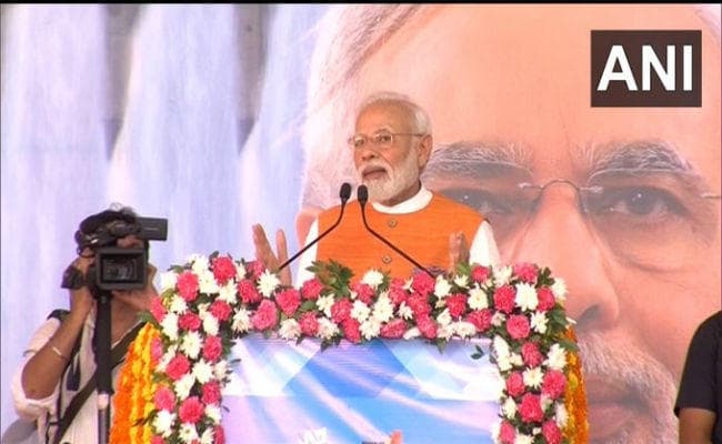 #HappyBdayModi: सरदार सरोवर बांध पहुंचे PM मोदी,बोले- पटेल के ”एक भारत” के सपने को हमने आगे बढ़ाया