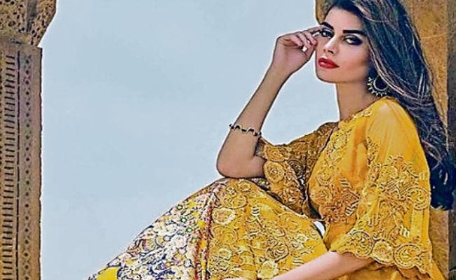 महिलाएं अपने वॉर्डरोब में इन पांच रंगों को दें प्राथमिकता