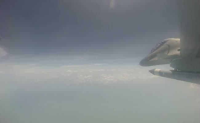 भारत ने आसमान में दिखाया दम, हवा से हवा में मार करने वाली ''अस्त्र'' का सुखोई से सफल परीक्षण