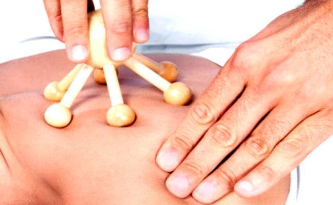 इलाज की अनोखी पद्दति ”एक्युप्रेशर” खोलेगी करियर की नई राहें, इन संस्थानों में लें दाखिला