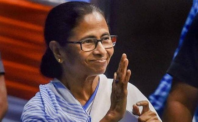 ''दिल्ली जाते ही एनआरसी पर बदल गयीं ममता''