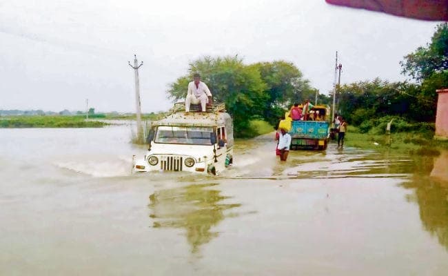 दानापुर : गंगा उफान पर, ग्रामीण इलाकों में लोग सहमे