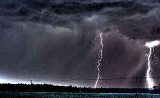 पटना : वज्रपात से 24 लोगों की मौत, मृतकों के आश्रितों को मिलेगा चार-चार लाख रुपये का मुआवजा