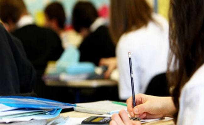 बारहवीं के बाद इन कोर्सेज में लें दाखिला, मेडिकल-इंजीनियरिंग के अलावा भी मिलेगा बेहतर ऑप्शन