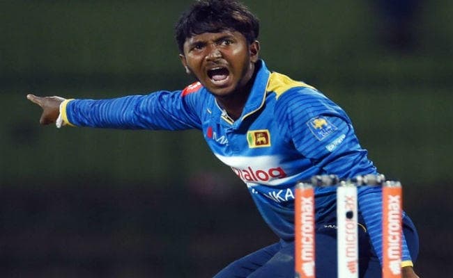 संदिग्ध गेंदबाजी एक्शन, आईसीसी ने धनंजय पर लगाया एक साल का प्रतिबंध