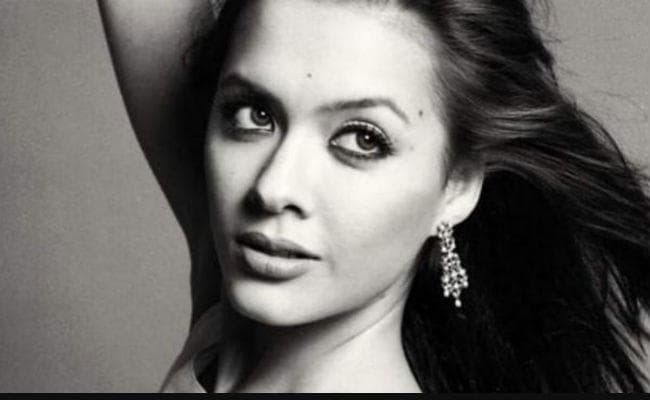 बॉलीवुड अभिनेत्री ईशा शरवानी को ठगने के आरोप में 3 गिरफ्तार