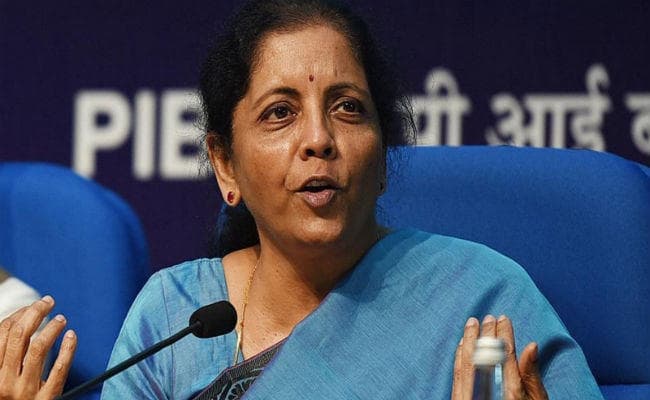 वित्त मंत्री की घोषणा से अर्थव्यवस्था ने लगाई छलांग, 66 पैसे मजबूत हुआ भारतीय रुपया