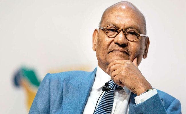 सरकार के एलान को किसी ने आर्थिक नरमी पर Surgical Strike कहा, तो किसी ने…?