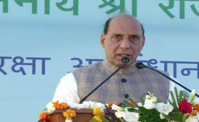 रक्षा मंत्री ने कहा- रासायनिक आैर जैविक हमलों के लिए सेना को समुचित प्रशिक्षण की जरूरत