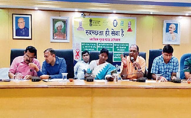 रांची : पूजा पंडाल बनाने में नहीं करें प्लास्टिक का इस्तेमाल : मेयर