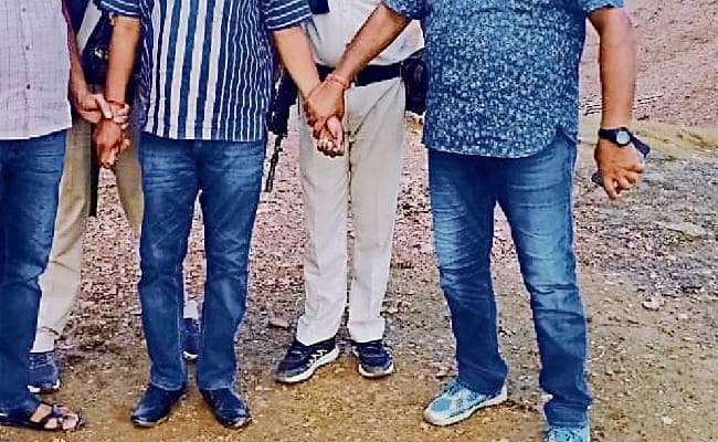 सारण के इसुआपुर के दारोगा को घूस लेते निगरानी ने पकड़ा