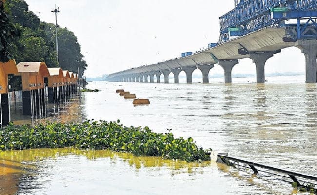 गंगा में बढ़ोतरी जारी, बागमती, बूढ़ी गंडक व घाघरा खतरे के निशान से ऊपर, सीएम ने किया हवाई सर्वे