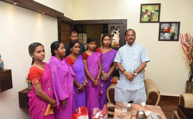 संथाल परगना की आदिवासी महिलाओं को किया गया गुमराह, हम मिलकर विकास के लिए काम करेंगे : रघुवर दास