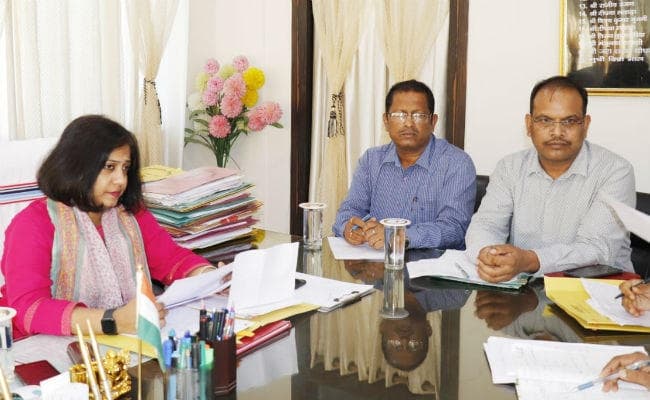 सिमडेगा : विधानसभा चुनाव की तैयारियों को लेकर हुई समीक्षा बैठक