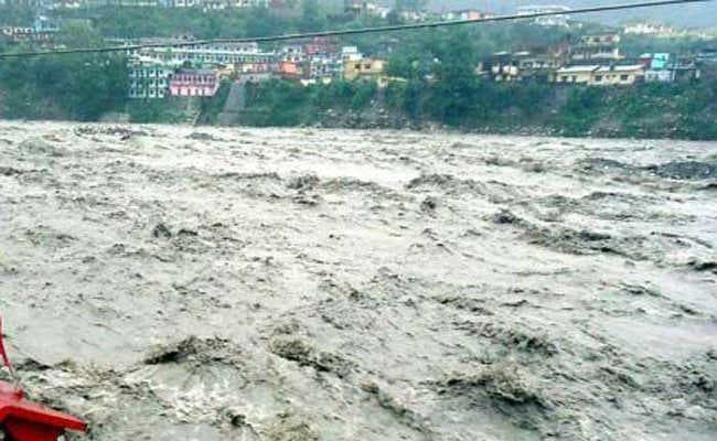 नहीं थम रहा गंगा का उफान, बचाव के हो रहे उपाय