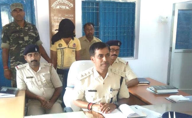 बड़कागांव : दुकानदार को गोली मारकर घायल करने वाले आरोपी गिरफ्तार, भेजा गया जेल