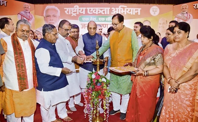 तीन तलाक निषेध कानून कश्मीर में भी लागू : रविशंकर प्रसाद