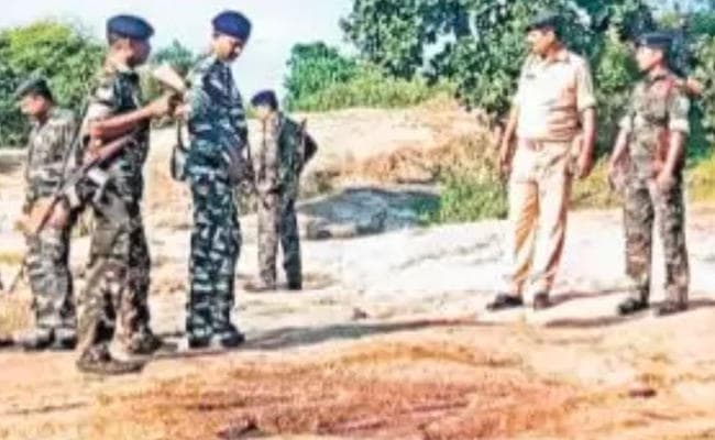 झारखंड के खूंटी में भीड़ ने एक व्यक्ति को पीट-पीटकर मार डाला, दो गंभीर रूप से घायल, पांच को पुलिस ने हिरासत में लिया