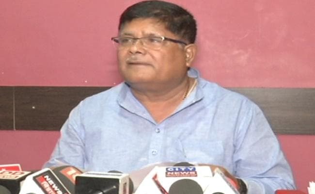 बिहार के मंत्री और अन्य तीन के खिलाफ मुजफ्फरपुर अदालत में परिवाद पत्र दायर