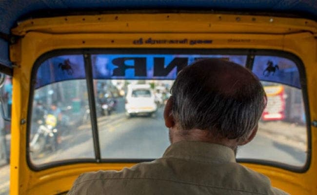 कागज होने के बावजूद चेकिंग के नाम पर ऑटो चालक से दारोगा ने मांगे 20 हजार, डीएसपी के पास पहुंचा मामला