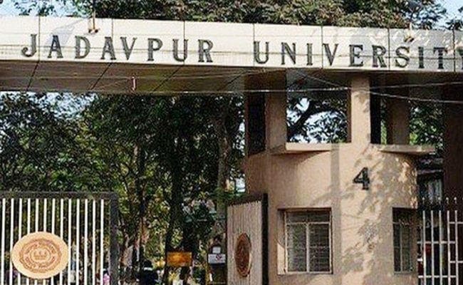 केंद्रीय मंत्री सुप्रियो से मारपीट की घटना के बाद जादवपुर विश्वविद्यालय बना रहा है कार्यक्रमों के लिए कड़े नियम