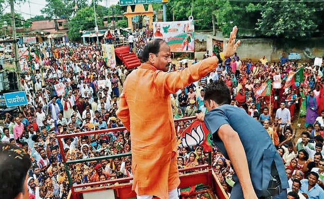 संताल परगना के हर प्रखंड में खुलेगा स्किल डेवलपमेंट सेंटर : रघुवर दास