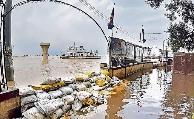 पटना : अब धीरे-धीरे पीछे हट रही है गंगा, मिली राहत