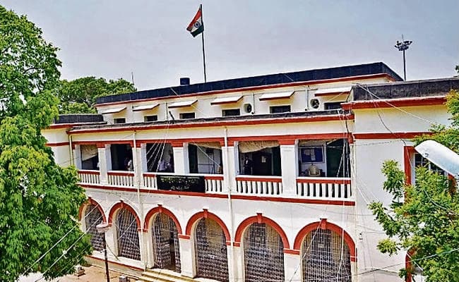 पटना : कलेक्ट्रिएट भवन तोड़ने पर कोर्ट की रोक
