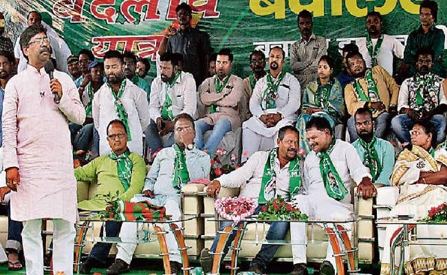 चाईबासा : बाहरी को बाहर का रास्ता दिखाने का समय : हेमंत