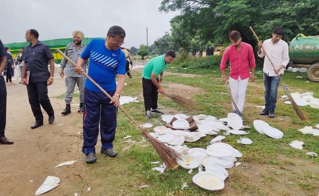 VIDEO : रांची में जेवीएम सुप्रीमो बाबूलाल मरांडी ने की प्रभात तारा मैदान की सफाई