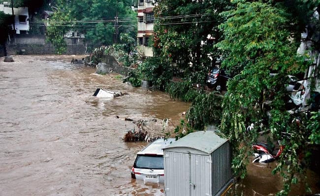 बारिश ने पुणे में मचायी तबाही, 12 की मौत, अगले तीन दिनों तक इन राज्‍यों में हो सकती है भारी बारिश, येलो अलर्ट जारी
