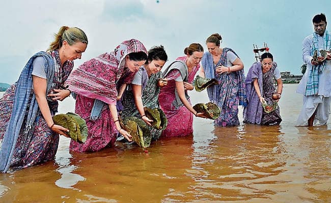 पितृपक्ष: पिंडदान करने रूस से आयीं महिलाओं ने कहा- ''गया इज वेरी स्पेशल प्लेस''