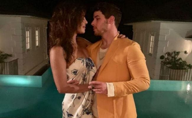 इस फिल्‍म की शूटिंग के दौरान करीब आये थे प्रियंका-निक, फरहान ने किया ये खुलासा