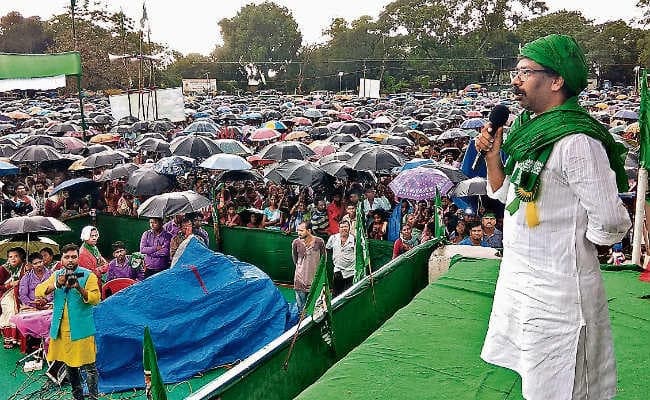 खूंटी : भाजपा ने लोगों का हक छीना : हेमंत सोरेन