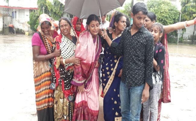 औरंगाबाद: दहेज के लोभियों ने मां-बेटी को जहर देकर मार डाला, करने जा रहे थे दाह संस्कार, पहुंची पुलिस और...