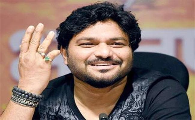 बाबुल सुप्रियो के नेतृत्व में टॉलीवुड कलाकारों के लिए बनाया ”खोला हवा”, विद्यासागर पर फिसली जुबान