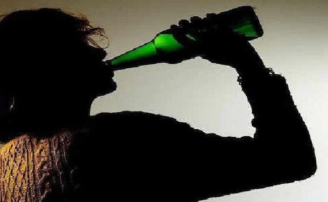 21 साल की उम्र  से पहले ही 75 फीसद युवा कर लेते हैं शराब का सेवन