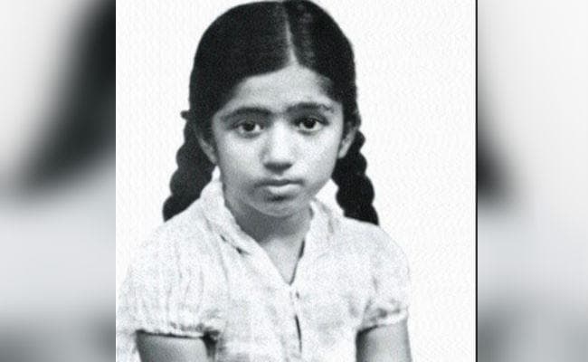 Happy Bithday: 9 साल की नन्‍ही लता ने गाया था पहला गीत, दर्शकों ने मंत्रमुग्‍ध होकर कहा था- ''वंस मोर...''