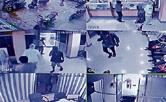 मुजफ्फरपुर : नकाबपोश लुटेरों ने स्टेट बैंक से 6.12 लाख लूटे