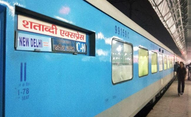 भोपाल शताब्दी एक्सप्रेस में संदिग्ध वस्तु की खबर से मच गयी हड़कंप